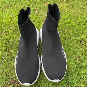 BALENCIAGA
